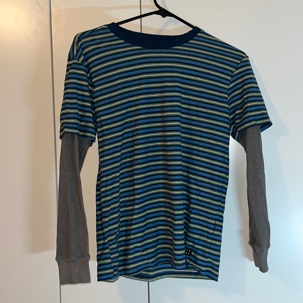 Boy’s billabong short sleeve striped shirt with long sleeves attatched